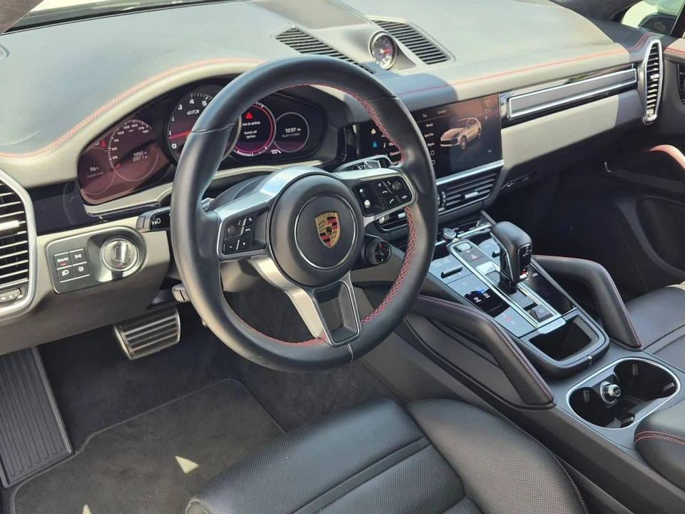 2023 Porsche 9Y0/9Y3 Cayenne GTS - Image 4 of 5