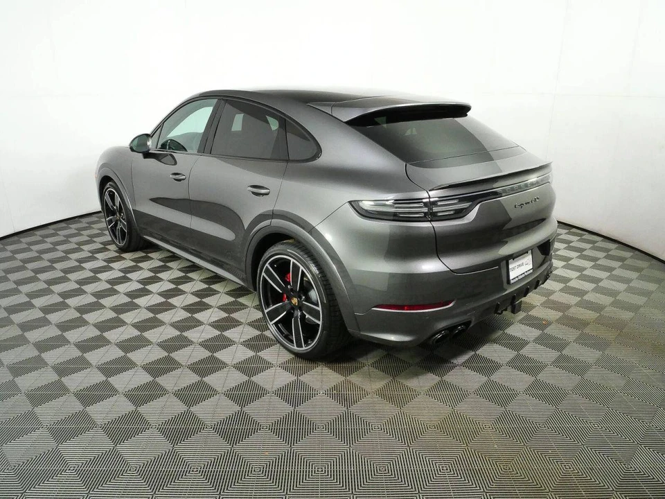 2023 Porsche 9Y0/9Y3 Cayenne GTS - Image 3 of 5