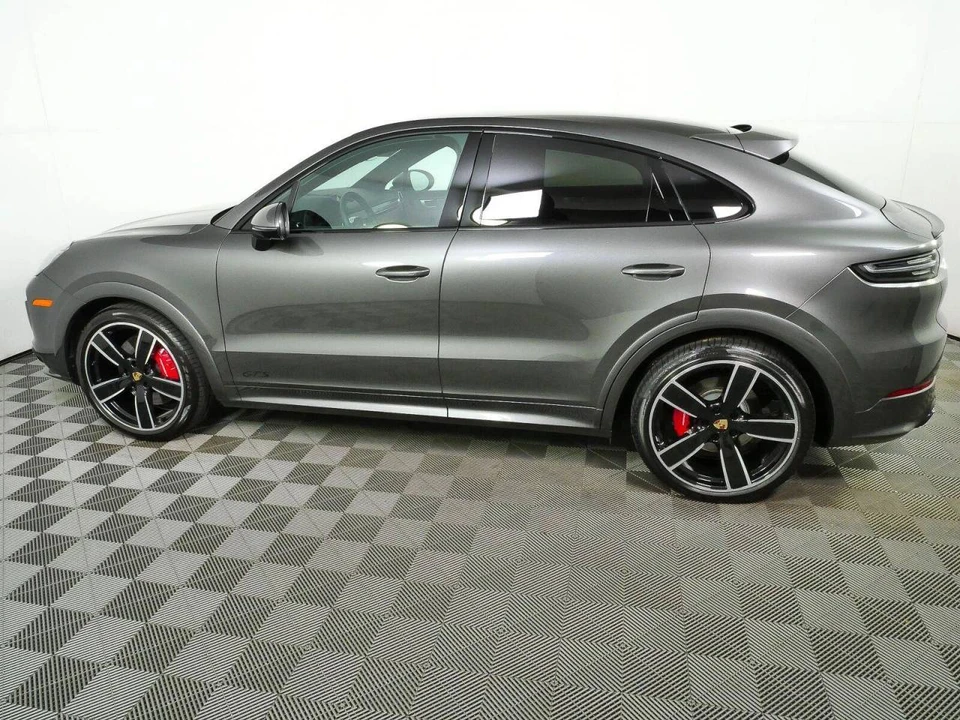 2023 Porsche 9Y0/9Y3 Cayenne GTS - Image 2 of 5