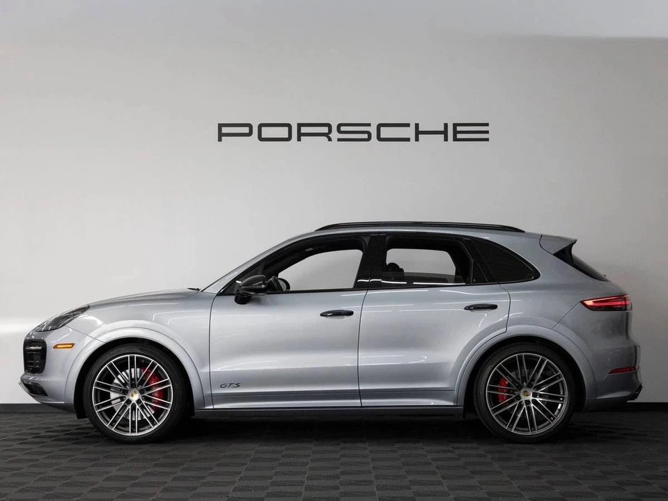 2023 Porsche 9Y0/9Y3 Cayenne GTS - Image 2 of 5