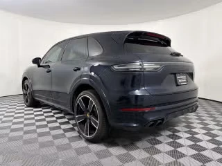 2023 Porsche 9Y0/9Y3 Cayenne GTS - Image 17 of 31