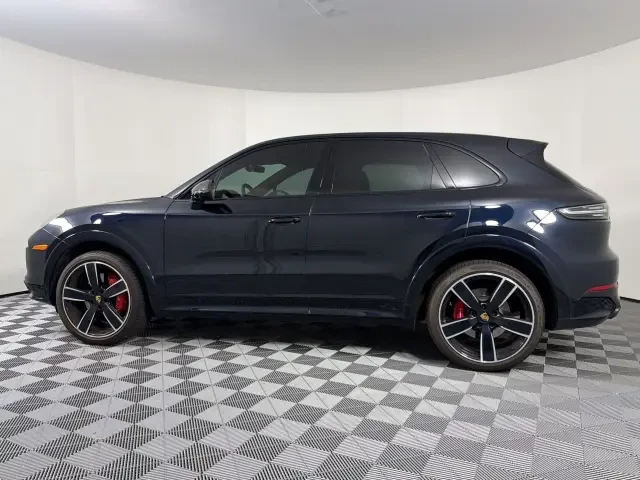 2023 Porsche 9Y0/9Y3 Cayenne GTS - Image 14 of 31