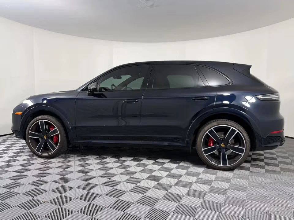 2023 Porsche 9Y0/9Y3 Cayenne GTS - Image 11 of 31