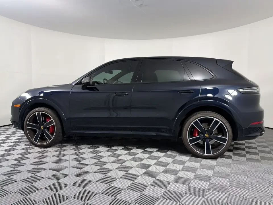 2023 Porsche 9Y0/9Y3 Cayenne GTS - Image 15 of 31