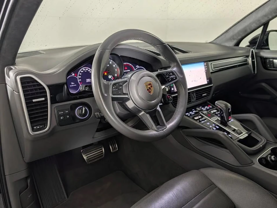 2023 Porsche 9Y0/9Y3 Cayenne GTS - Image 28 of 31
