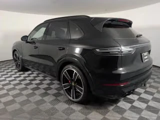 2023 Porsche 9Y0/9Y3 Cayenne GTS - Image 17 of 31