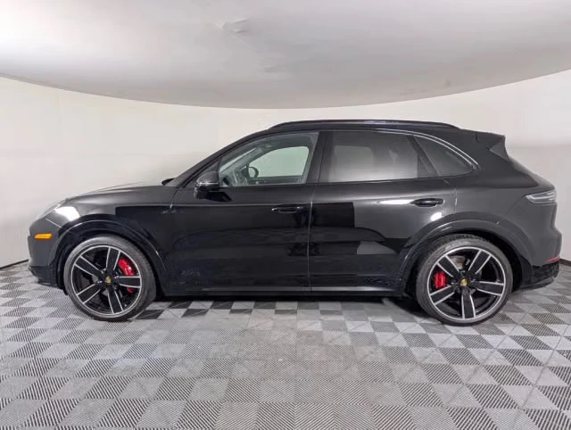 2023 Porsche 9Y0/9Y3 Cayenne GTS - Image 10 of 31