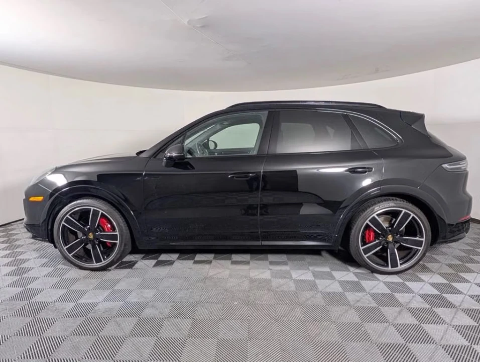 2023 Porsche 9Y0/9Y3 Cayenne GTS - Image 11 of 31