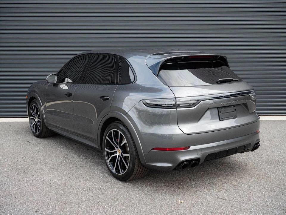 2023 Porsche 9Y0/9Y3 Cayenne GTS - Image 3 of 5