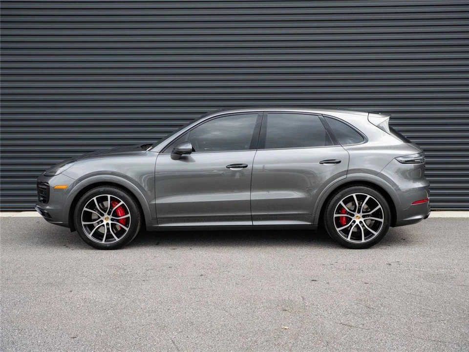 2023 Porsche 9Y0/9Y3 Cayenne GTS - Image 2 of 5
