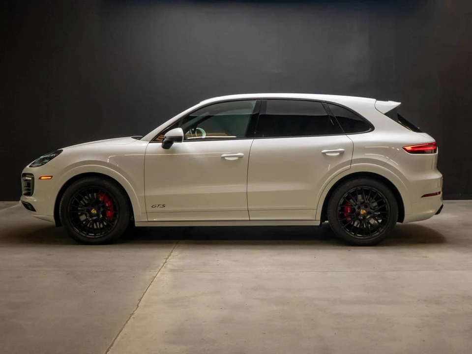 2023 Porsche 9Y0/9Y3 Cayenne GTS - Image 2 of 5
