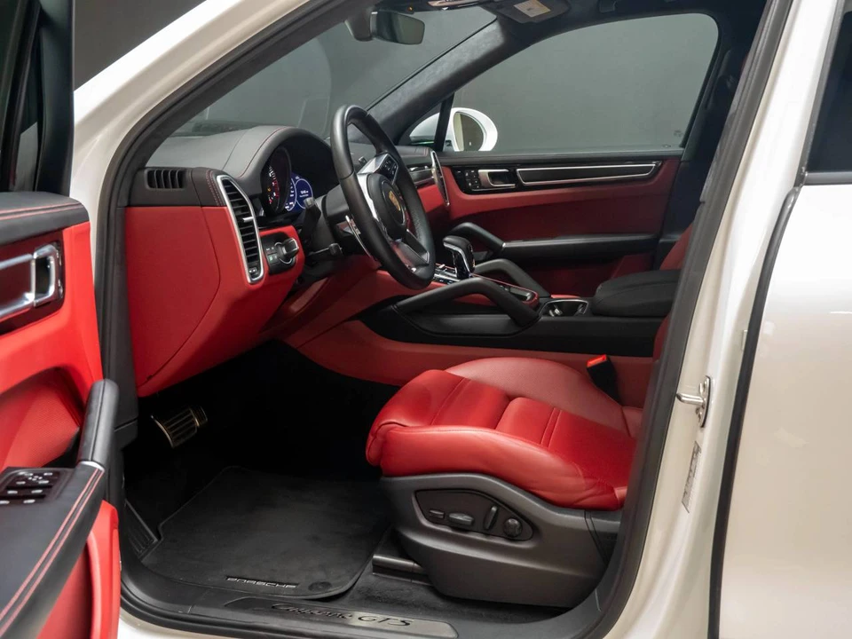 2023 Porsche 9Y0/9Y3 Cayenne GTS - Image 4 of 5