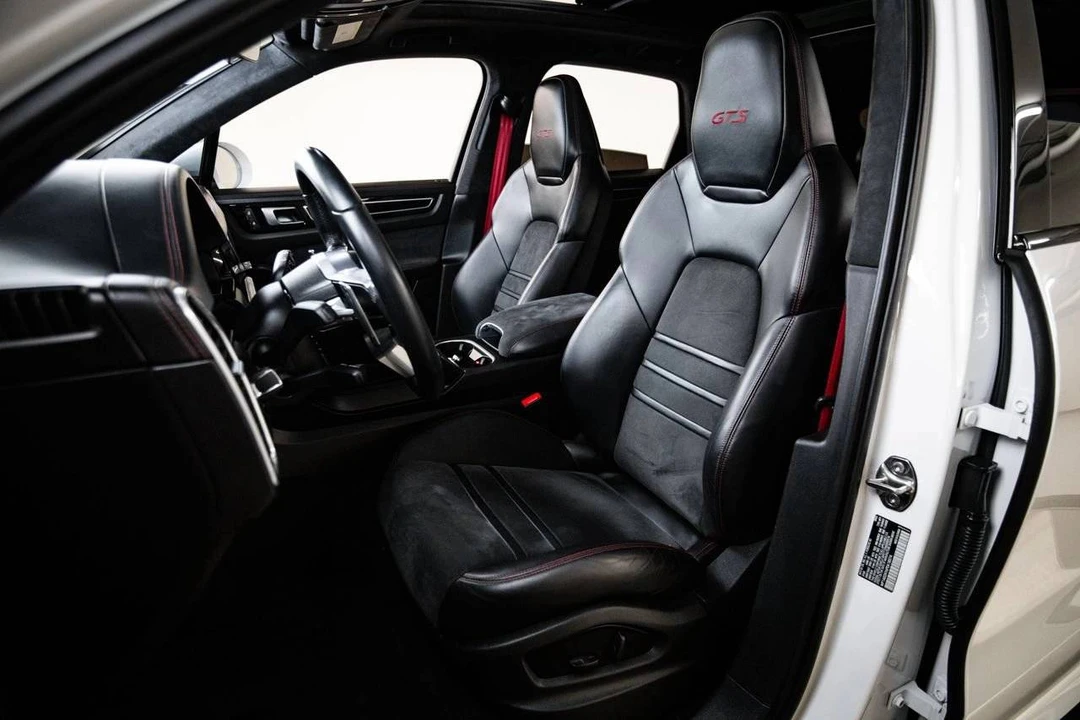 2023 Porsche 9Y0/9Y3 Cayenne GTS - Image 5 of 5