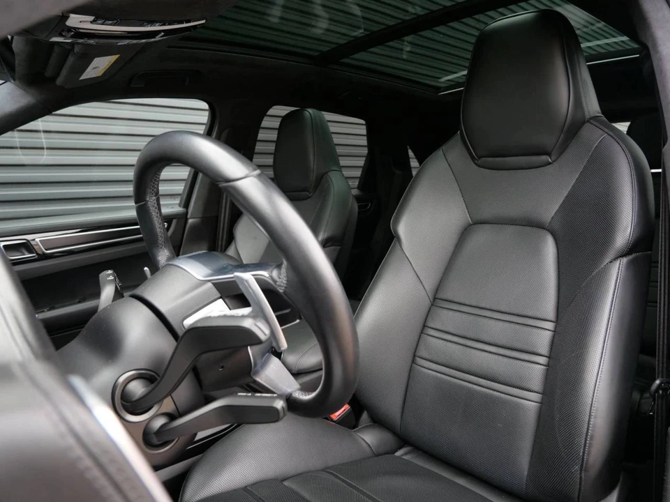 2023 Porsche 9Y0/9Y3 Cayenne GTS - Image 5 of 5