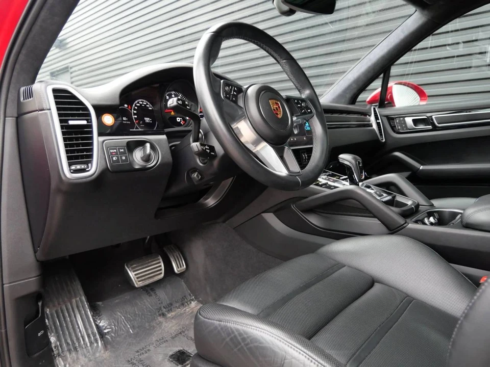 2023 Porsche 9Y0/9Y3 Cayenne GTS - Image 4 of 5