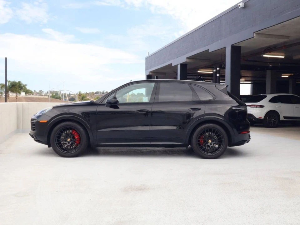 2023 Porsche 9Y0/9Y3 Cayenne GTS - Image 2 of 5