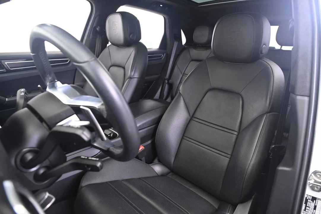 2023 Porsche 9Y0/9Y3 Cayenne GTS - Image 5 of 5