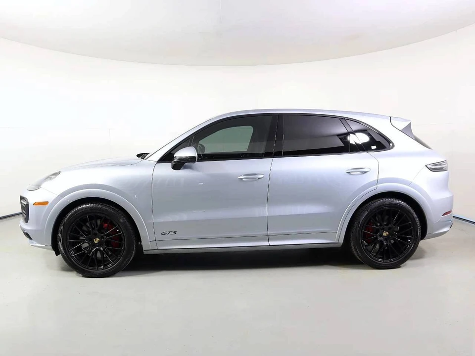 2023 Porsche 9Y0/9Y3 Cayenne GTS - Image 2 of 5
