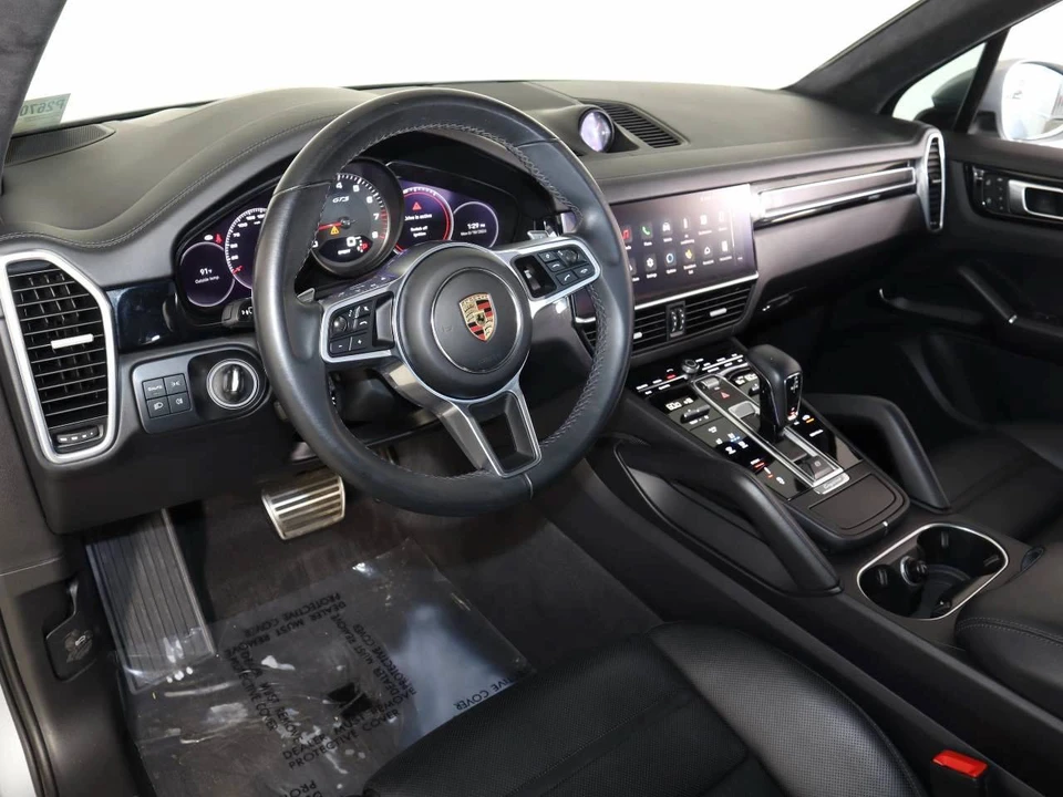 2023 Porsche 9Y0/9Y3 Cayenne GTS - Image 4 of 5