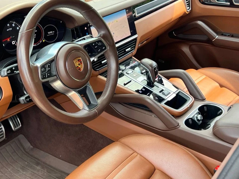 2023 Porsche 9Y0/9Y3 Cayenne GTS - Image 4 of 5