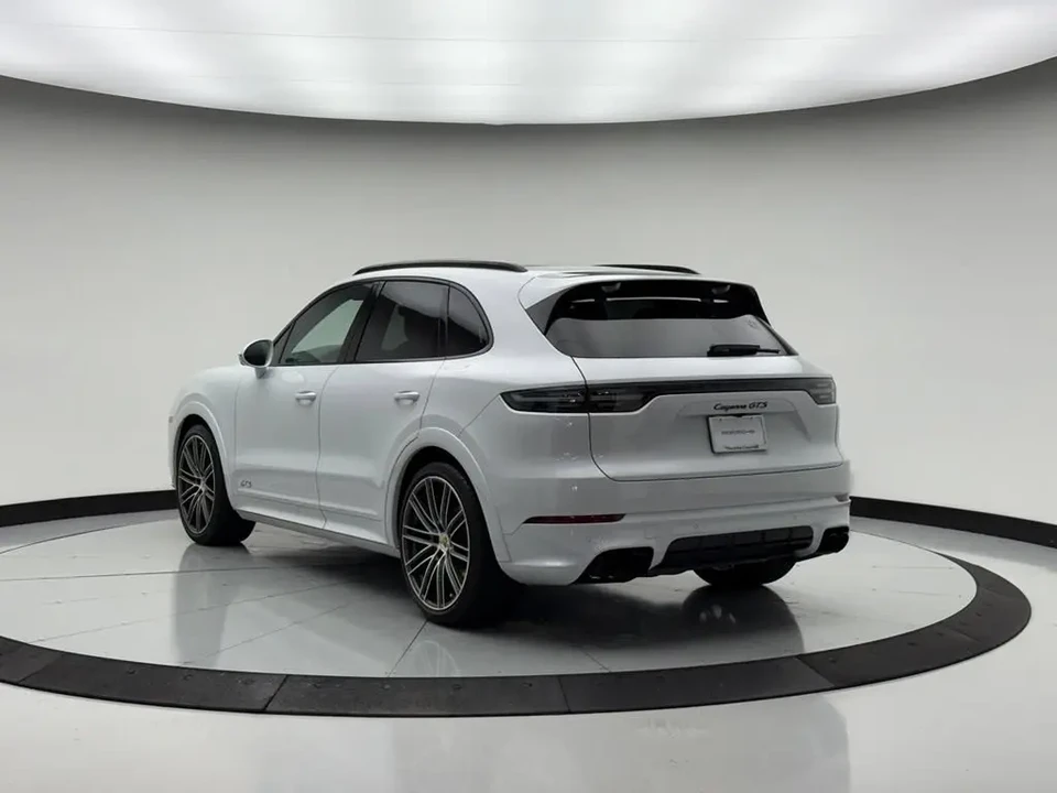 2023 Porsche 9Y0/9Y3 Cayenne GTS - Image 24 of 31