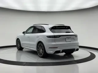 2023 Porsche 9Y0/9Y3 Cayenne GTS - Image 21 of 31