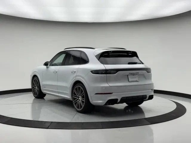 2023 Porsche 9Y0/9Y3 Cayenne GTS - Image 22 of 31