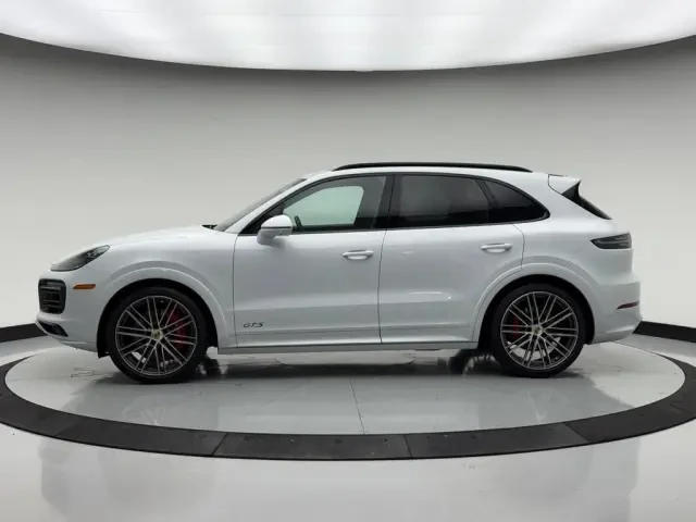 2023 Porsche 9Y0/9Y3 Cayenne GTS - Image 14 of 31