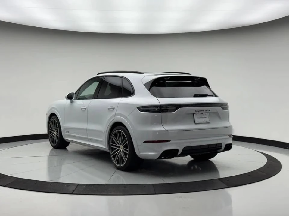 2023 Porsche 9Y0/9Y3 Cayenne GTS - Image 19 of 31
