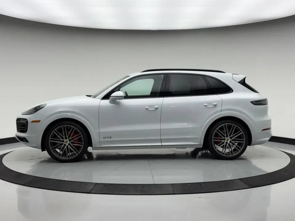 2023 Porsche 9Y0/9Y3 Cayenne GTS - Image 15 of 31