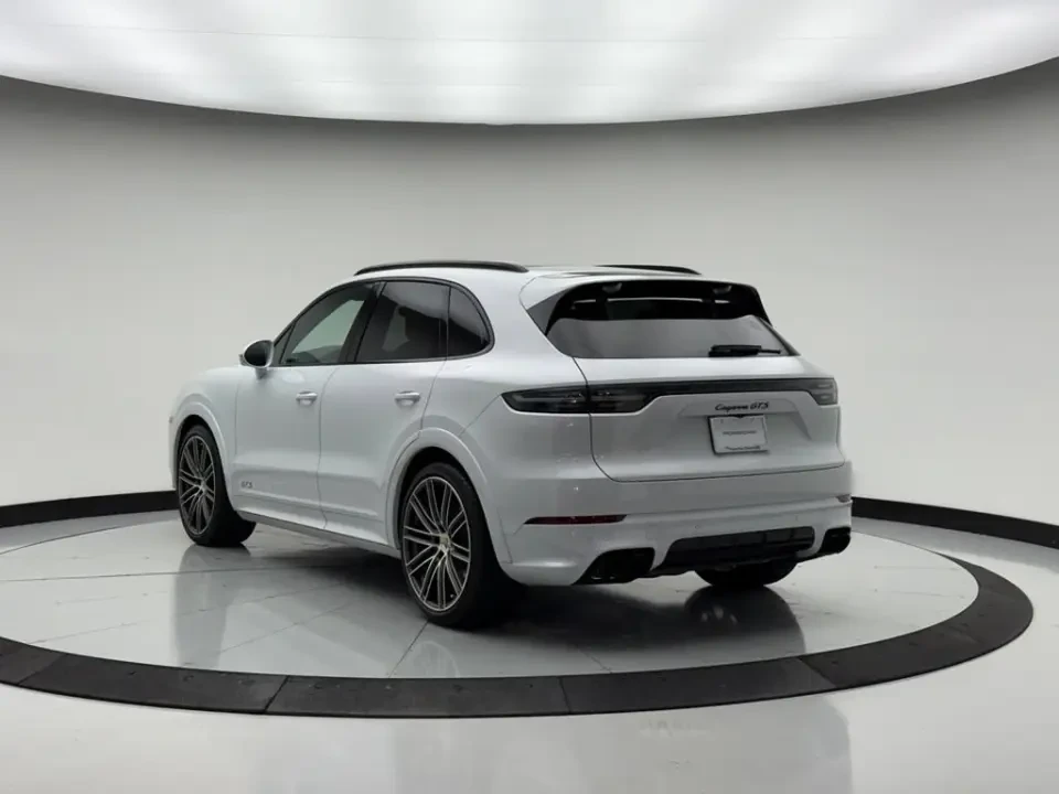 2023 Porsche 9Y0/9Y3 Cayenne GTS - Image 23 of 31