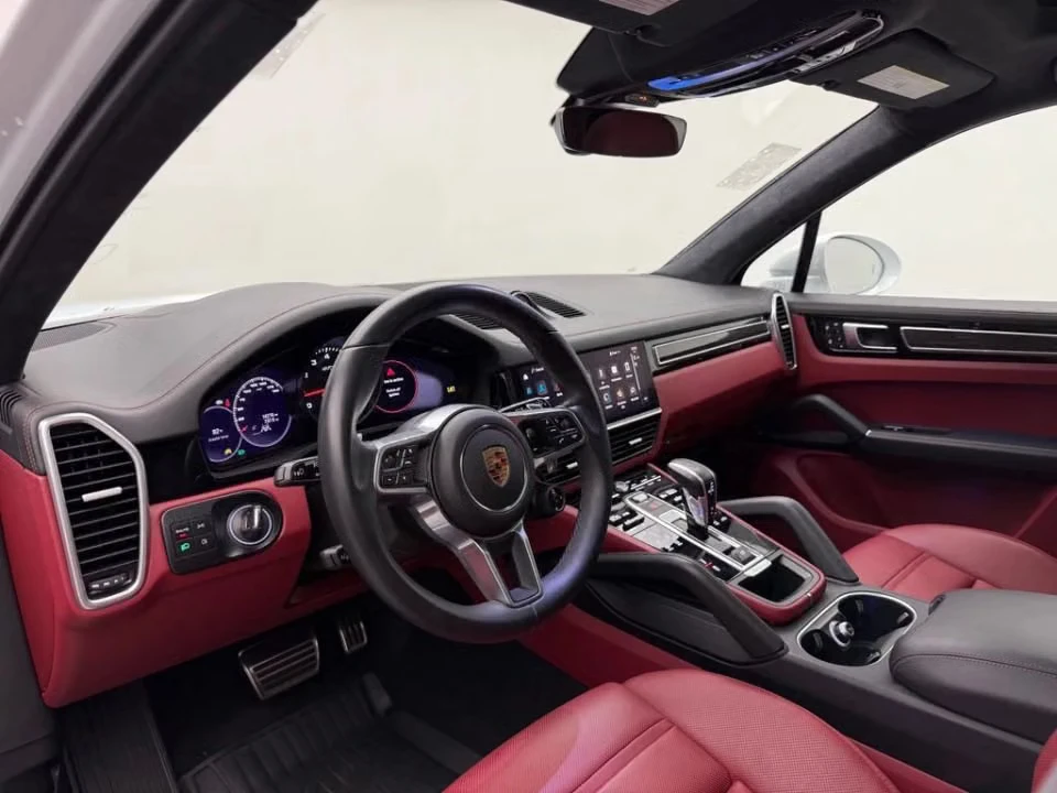 2023 Porsche 9Y0/9Y3 Cayenne GTS - Image 27 of 31