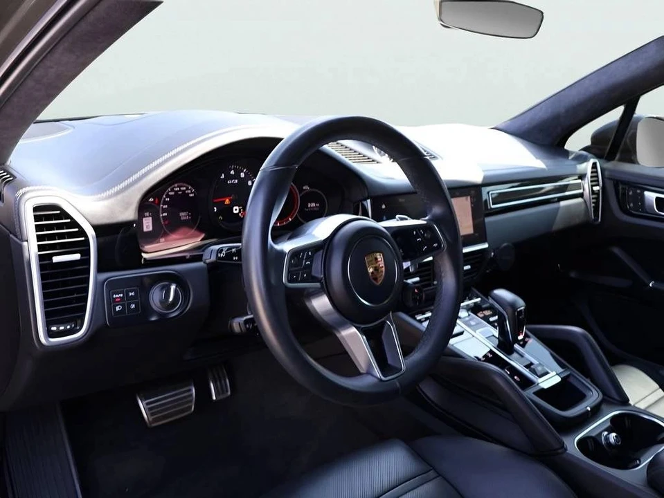 2023 Porsche 9Y0/9Y3 Cayenne GTS - Image 4 of 5