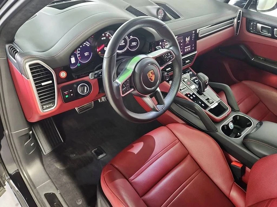 2023 Porsche 9Y0/9Y3 Cayenne GTS - Image 4 of 5