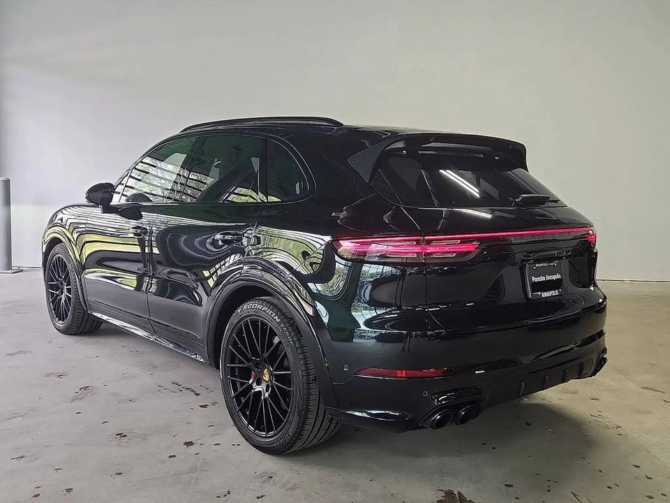 2023 Porsche 9Y0/9Y3 Cayenne GTS - Image 3 of 5