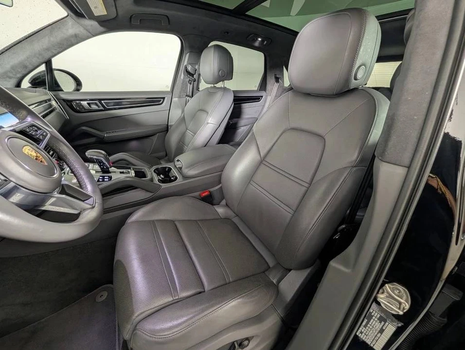 2023 Porsche 9Y0/9Y3 Cayenne GTS - Image 5 of 5