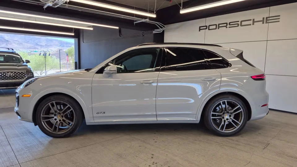 2023 Porsche 9Y0/9Y3 Cayenne GTS - Image 11 of 31