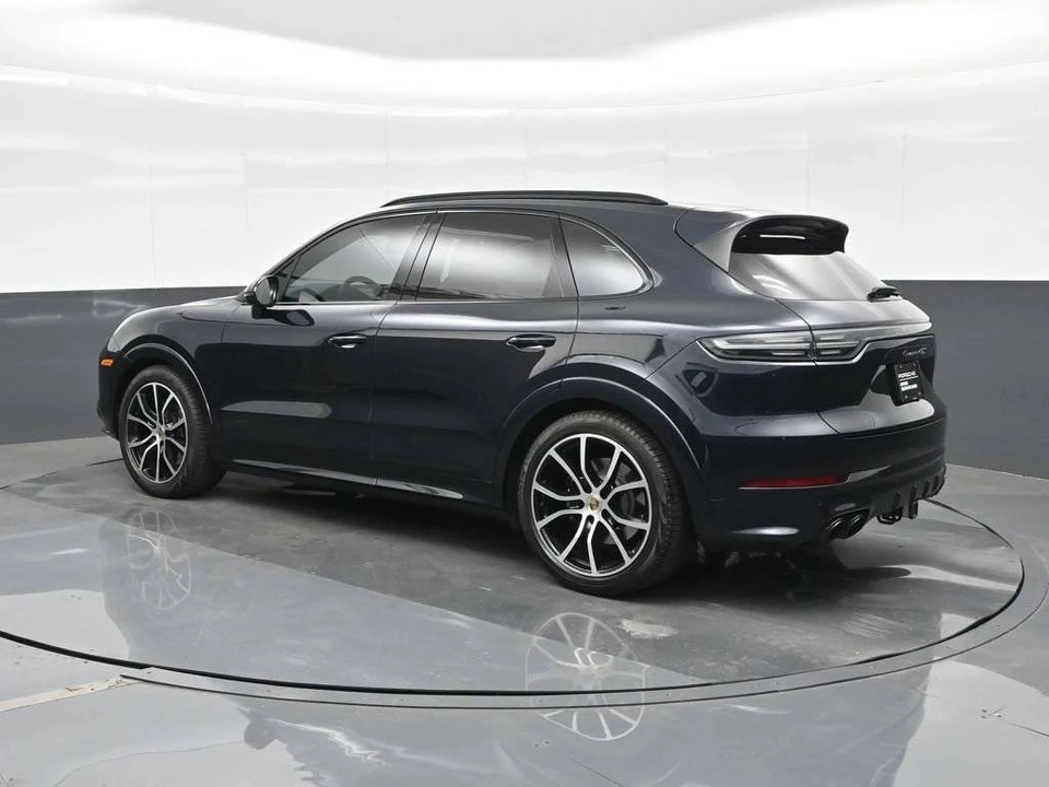 2023 Porsche 9Y0/9Y3 Cayenne GTS - Image 3 of 5