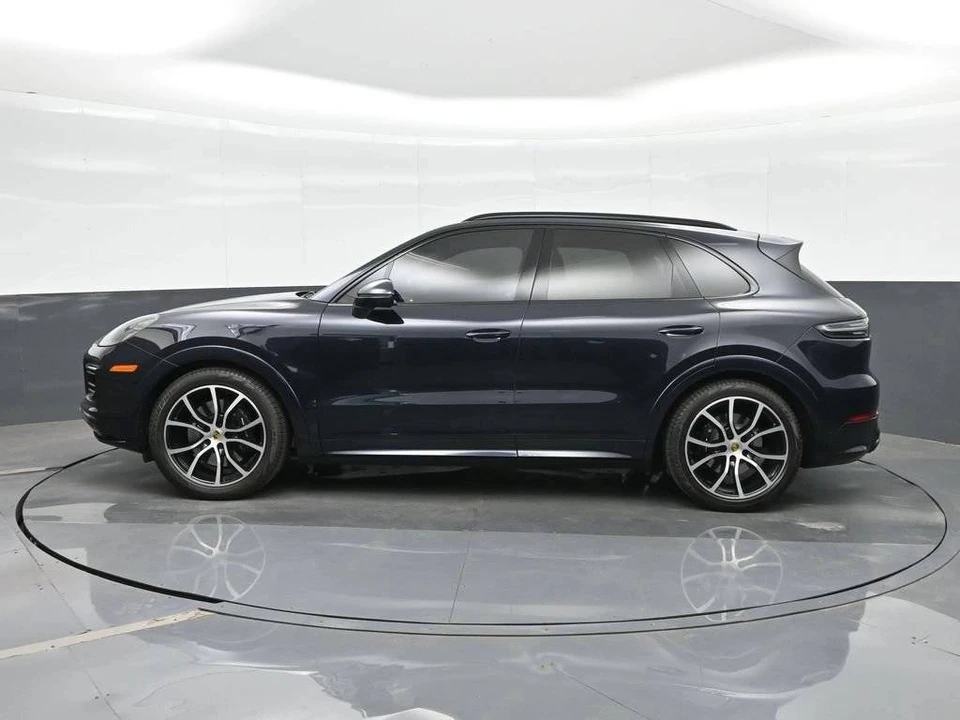 2023 Porsche 9Y0/9Y3 Cayenne GTS - Image 2 of 5