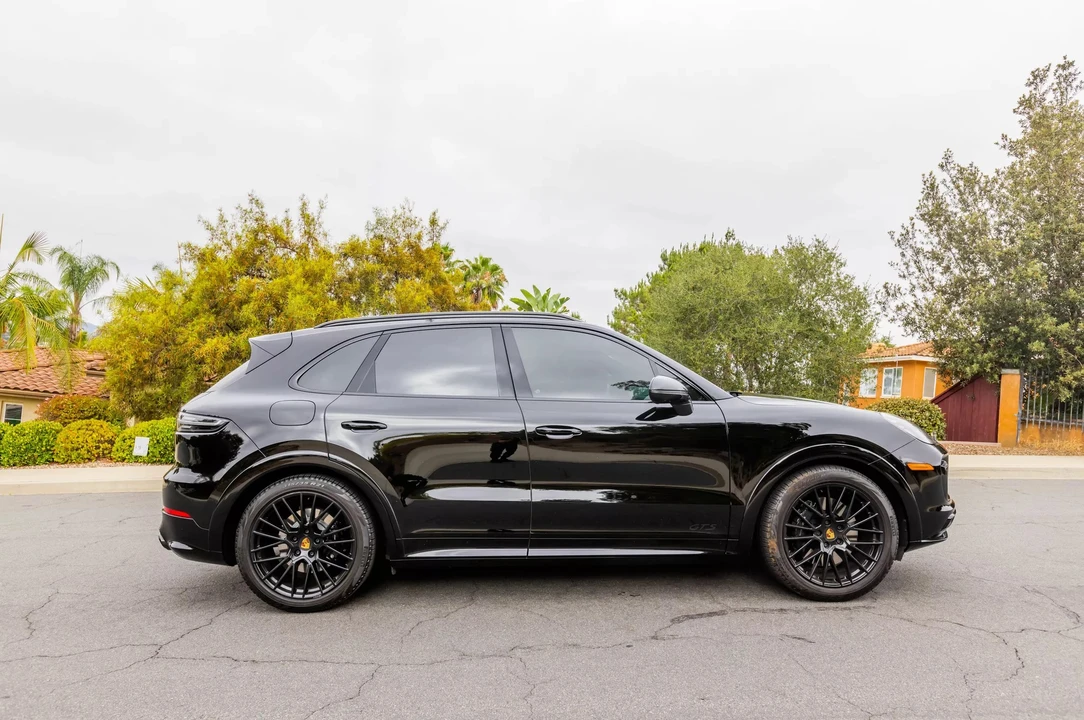 2023 Porsche 9Y0/9Y3 Cayenne GTS - Image 7 of 31
