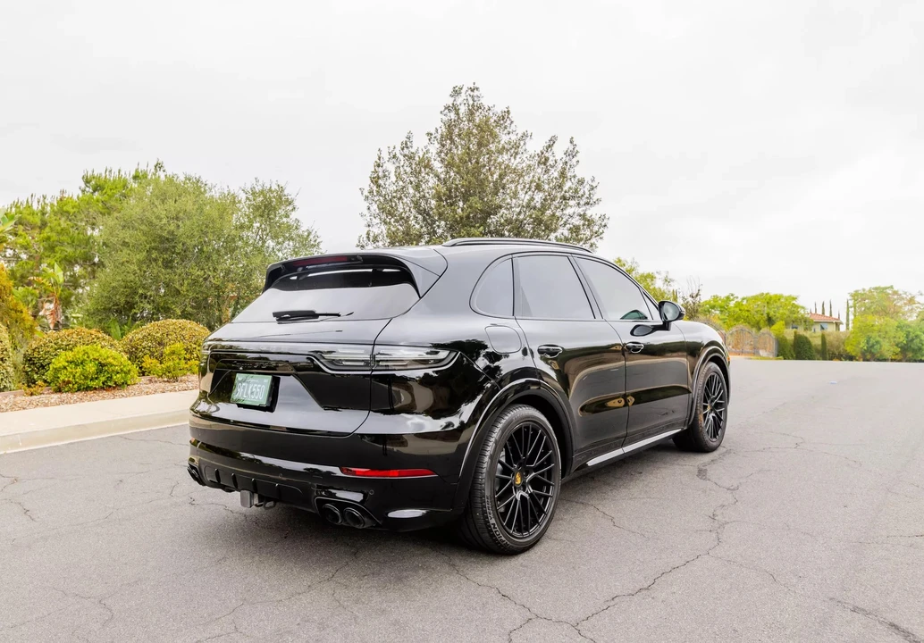 2023 Porsche 9Y0/9Y3 Cayenne GTS - Image 6 of 31