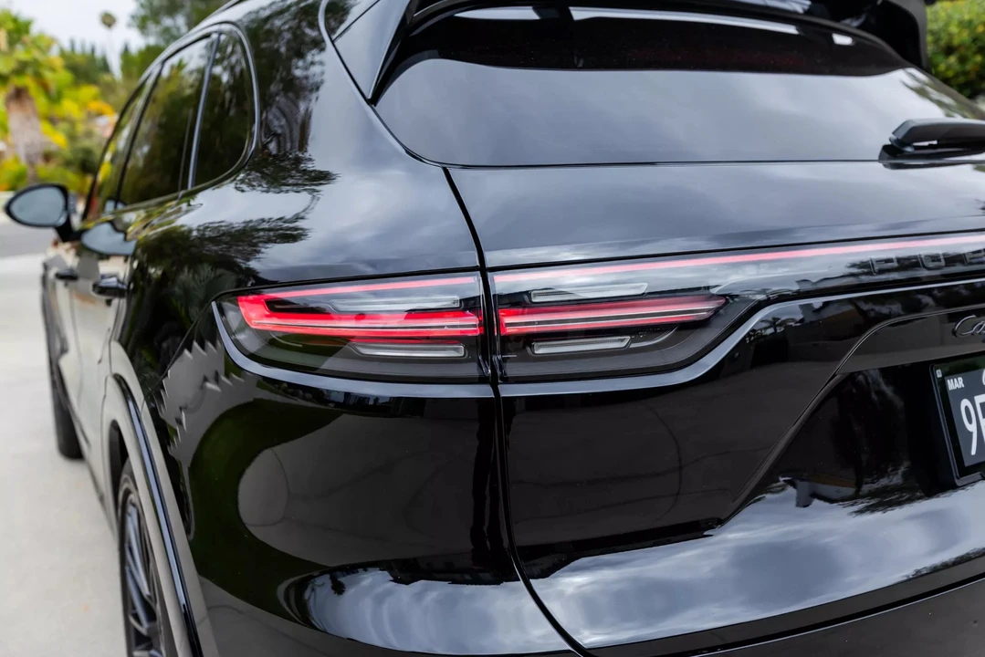2023 Porsche 9Y0/9Y3 Cayenne GTS - Image 17 of 31