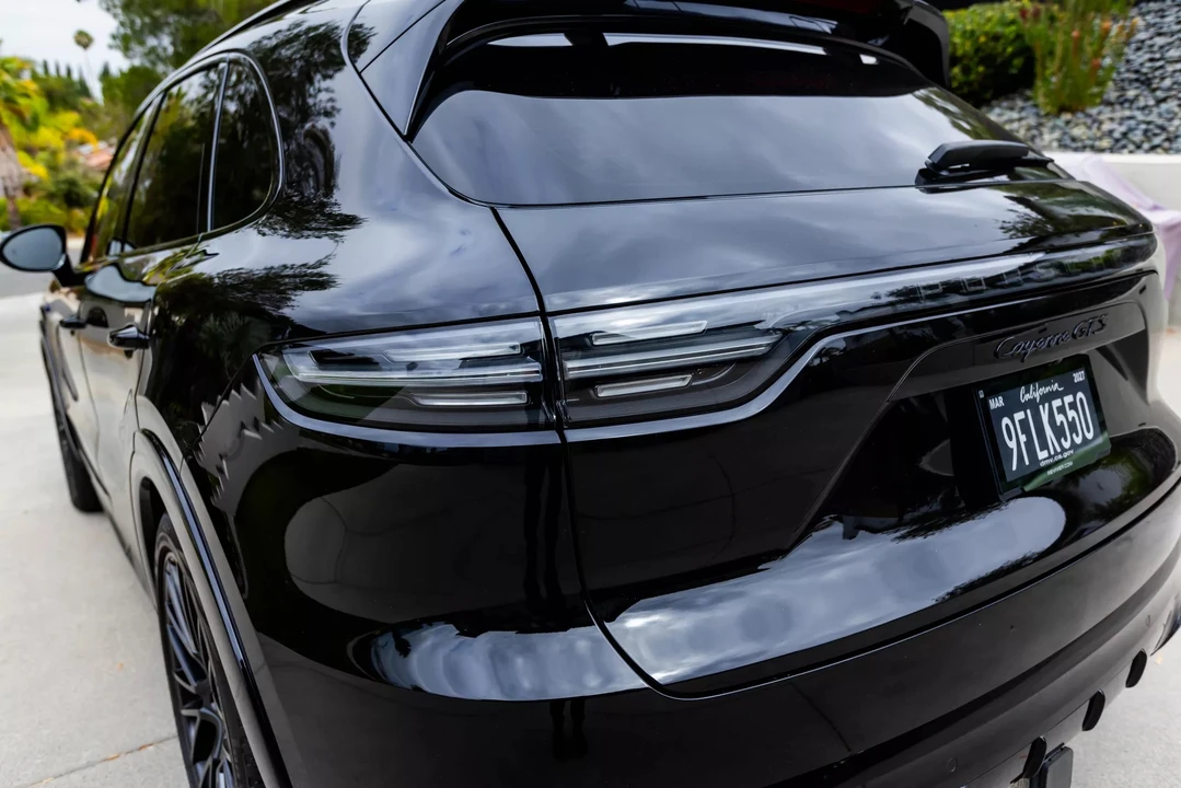 2023 Porsche 9Y0/9Y3 Cayenne GTS - Image 19 of 31