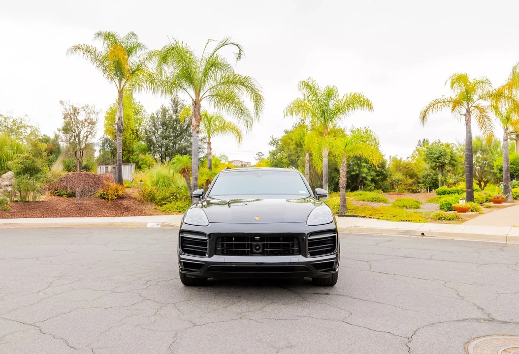 2023 Porsche 9Y0/9Y3 Cayenne GTS - Image 9 of 31
