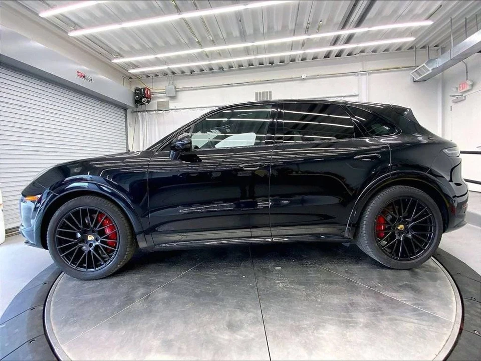 2023 Porsche 9Y0/9Y3 Cayenne GTS - Image 2 of 5