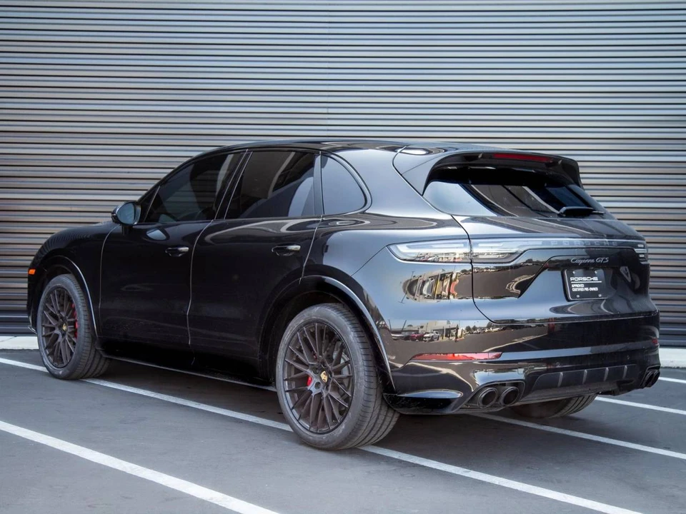 2023 Porsche 9Y0/9Y3 Cayenne GTS - Image 3 of 5