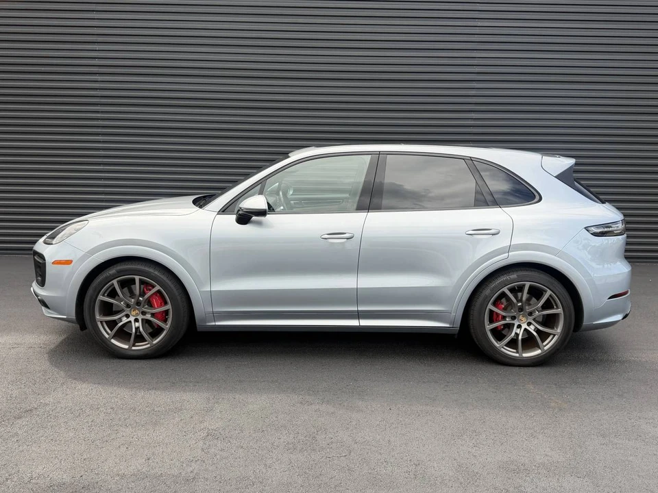2023 Porsche 9Y0/9Y3 Cayenne GTS - Image 2 of 5
