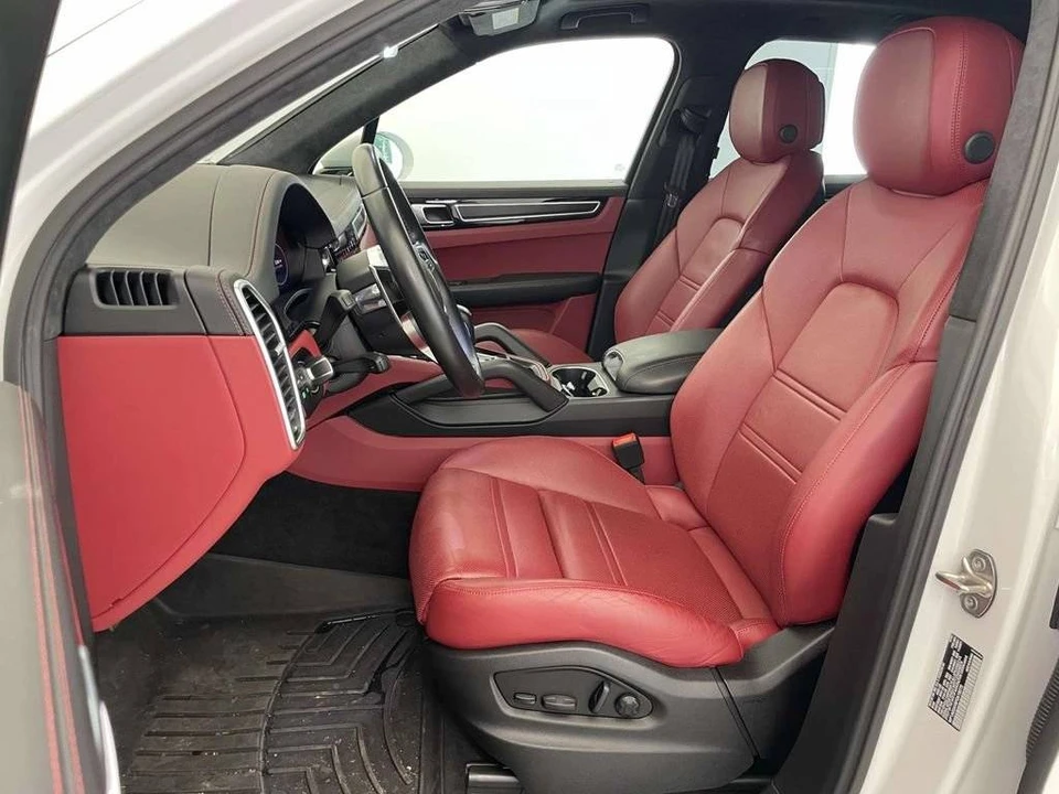 2023 Porsche 9Y0/9Y3 Cayenne GTS - Image 5 of 5