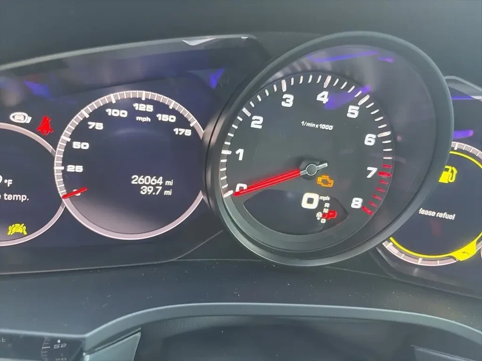 2023 Porsche 9Y0/9Y3 Cayenne - Image 2 of 8