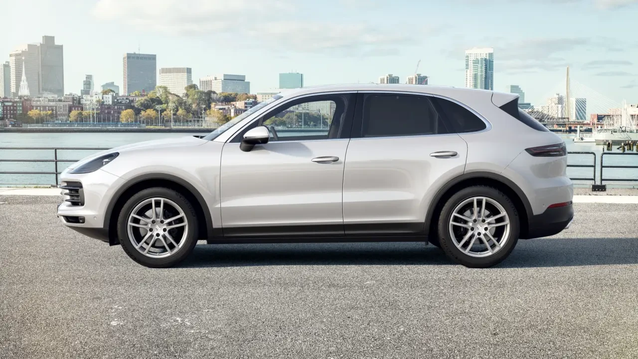 2023 Porsche 9Y0/9Y3 Cayenne - Image 2 of 11